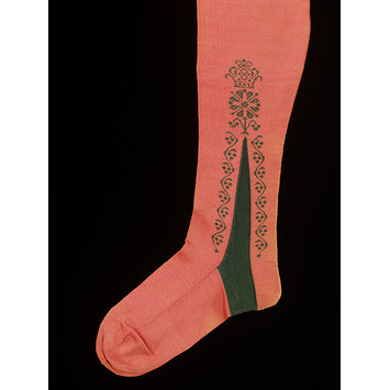 2010ee8115_jpg_ds-pink-stocking-v-and-a